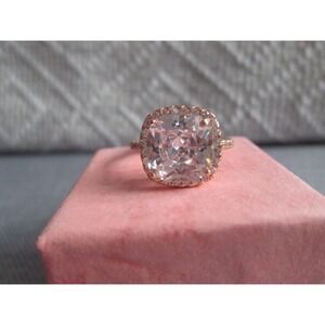 Sterling Silver .925‎ Rose Gold plated Size 7 Cubic Zirconia Cocktail Chic Ring